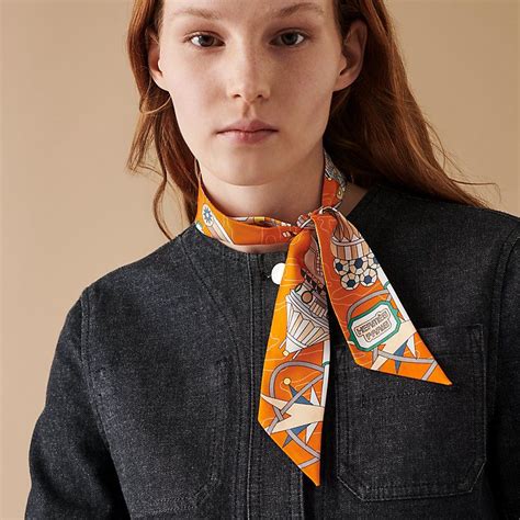 how to style an hermes scarf|how to wear Hermes twilly.